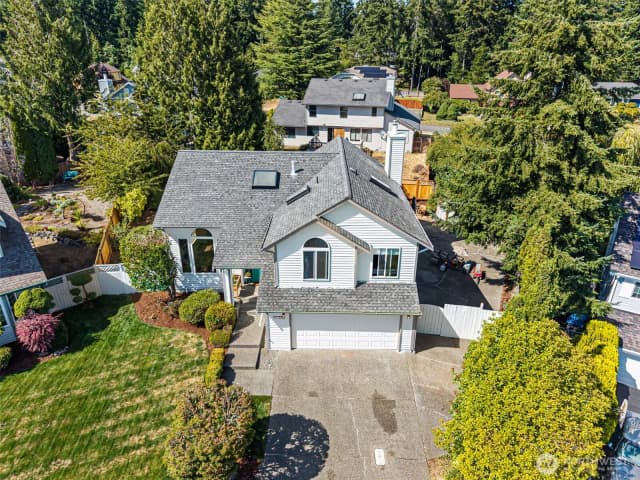 Property photo for 10247 Hamilton Place Nw, Silverdale photo 3