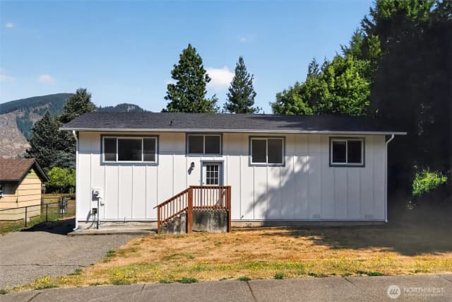 Property photo for 620 Westlake Ave., Morton