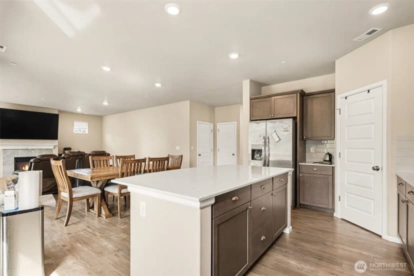 Property photo for 7913 39th Place Ne, Marysville photo 8