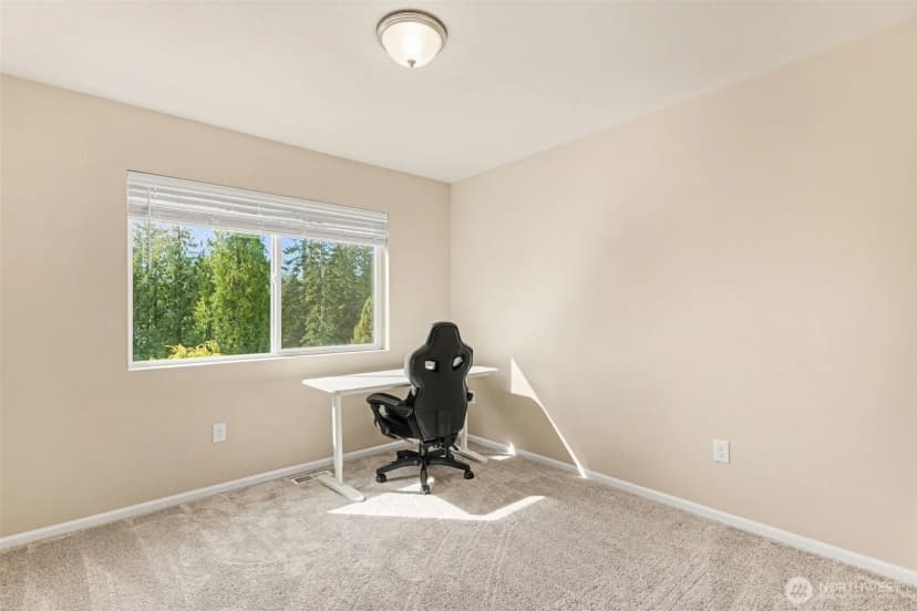 Property photo for 7913 39th Place Ne, Marysville photo 25