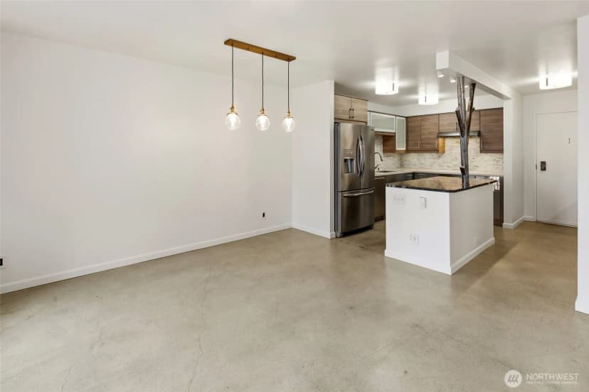 Property photo for 2100 3rd Avenue #602, Seattle photo 9