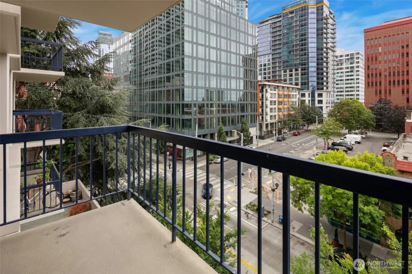 Property photo for 2100 3rd Avenue #602, Seattle photo 28