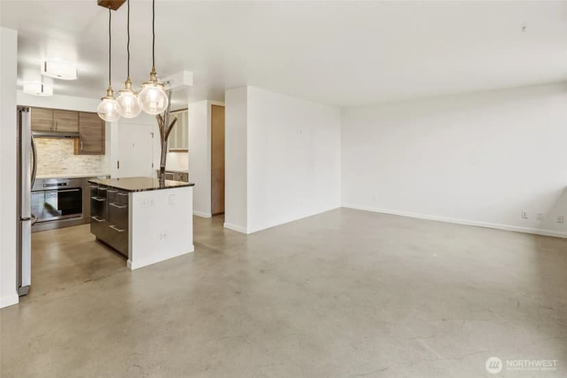 Property photo for 2100 3rd Avenue #602, Seattle photo 10