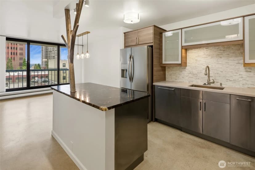 Property photo for 2100 3rd Avenue #602, Seattle
