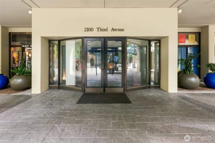 Property photo for 2100 3rd Avenue #602, Seattle photo 2