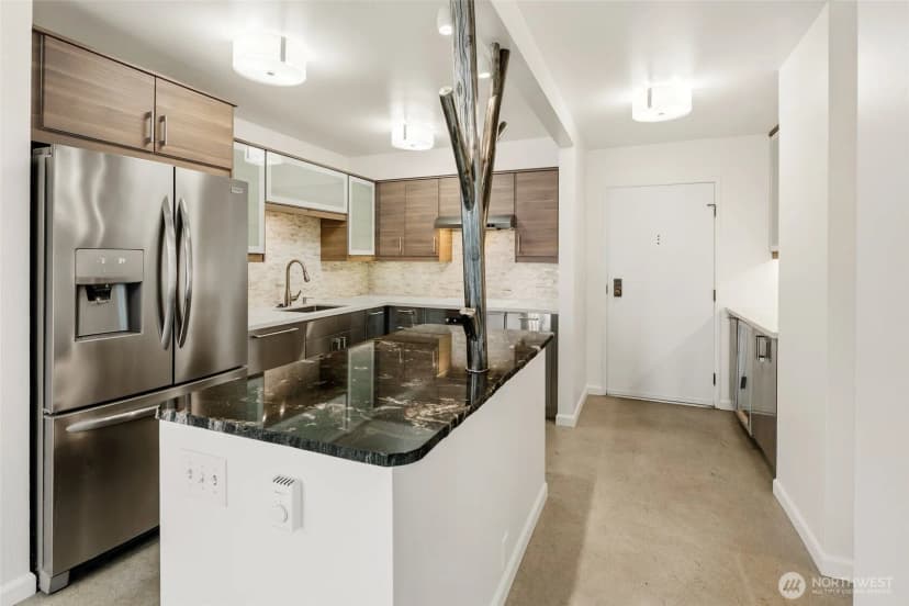 Property photo for 2100 3rd Avenue #602, Seattle photo 8
