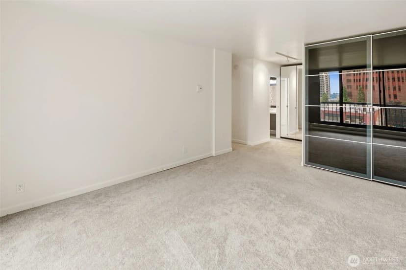 Property photo for 2100 3rd Avenue #602, Seattle photo 17