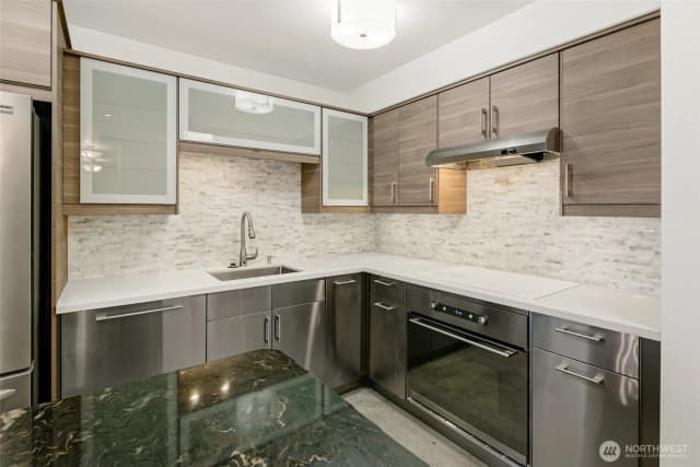 Property photo for 2100 3rd Avenue #602, Seattle photo 4