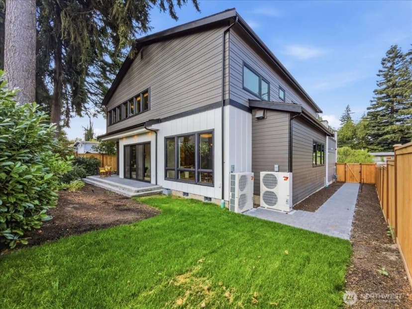 Property photo for 1212 143rd Avenue Se, Bellevue photo 39