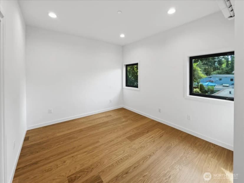 Property photo for 1212 143rd Avenue Se, Bellevue photo 24
