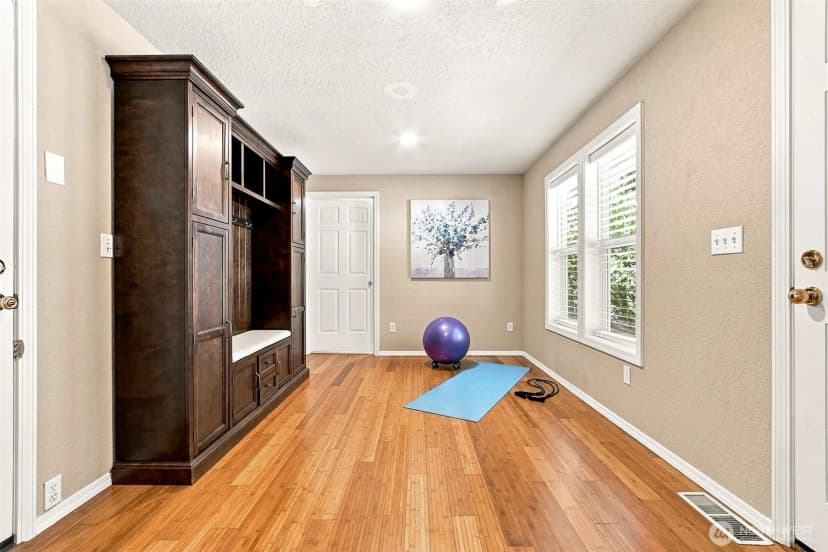 Property photo for 28222 183rd Avenue Se, Kent photo 17