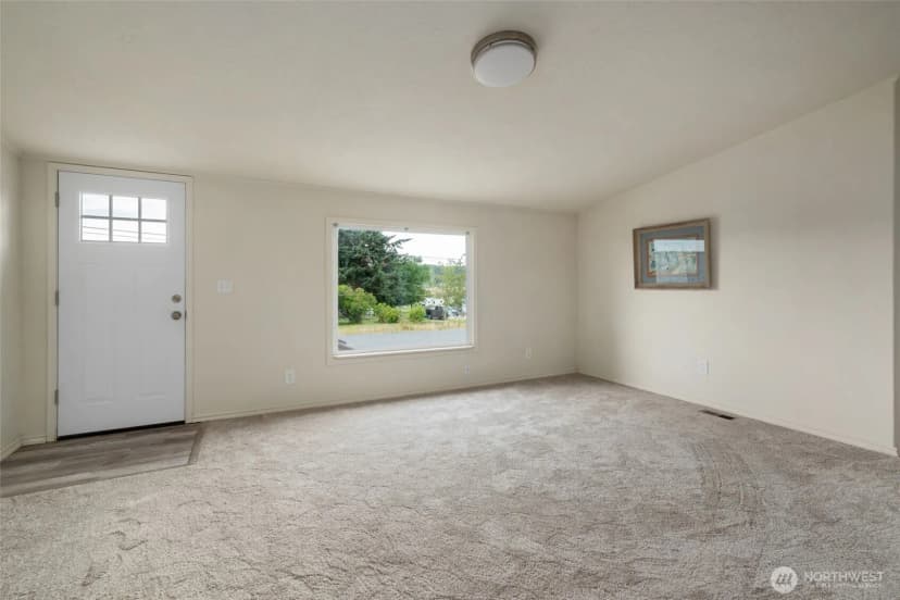 Property photo for 1012 Shawn Avenue, Oak Harbor photo 6