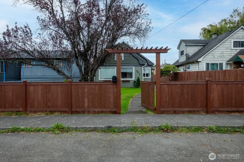 Property photo for 1812 Bay Avenue, Aberdeen photo 2