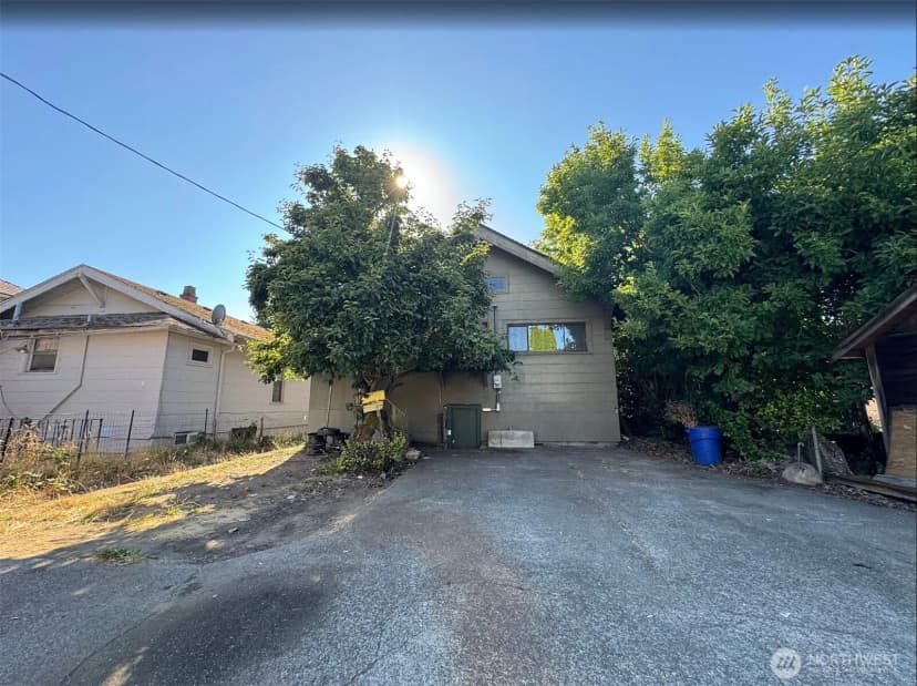 Property photo for 3428 18th Ave S, Seattle photo 14