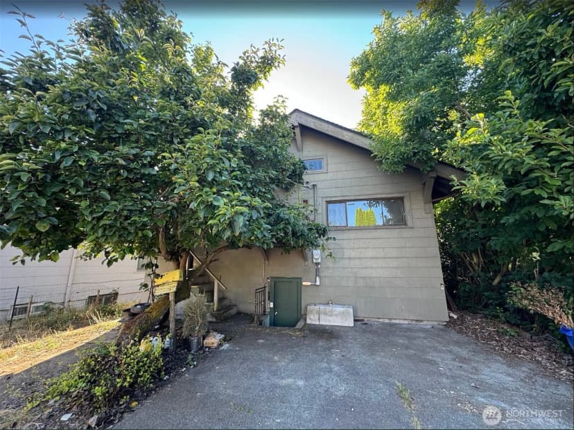 Property photo for 3428 18th Ave S, Seattle photo 17