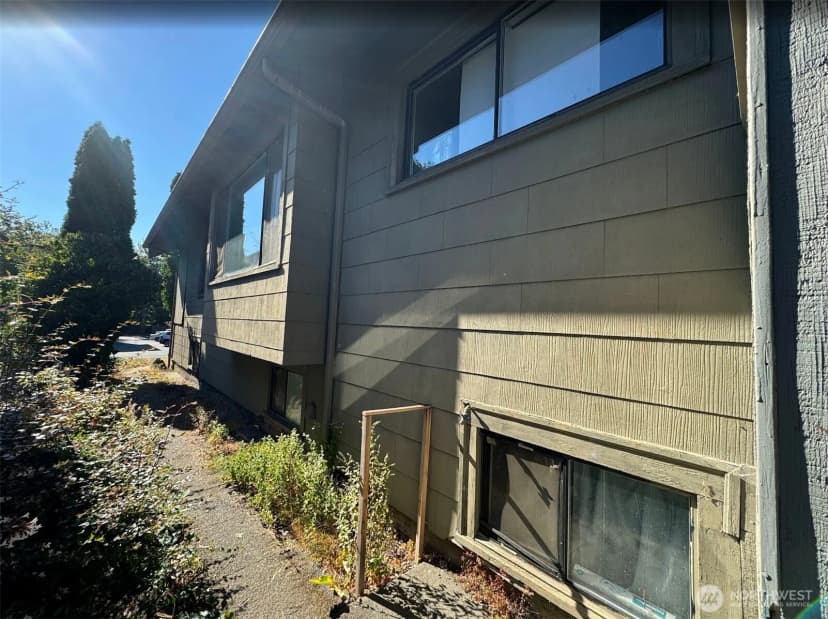 Property photo for 3428 18th Ave S, Seattle photo 16