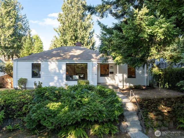 Property photo for 16025 10th Ave Ne, Shoreline photo 3