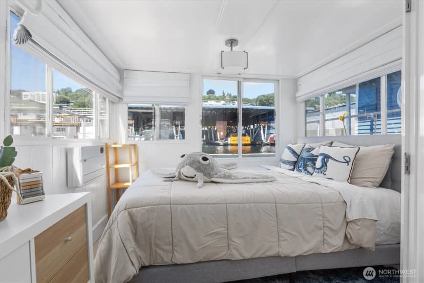 Property photo for 2040 Westlake Avenue N #slip14, Seattle photo 15