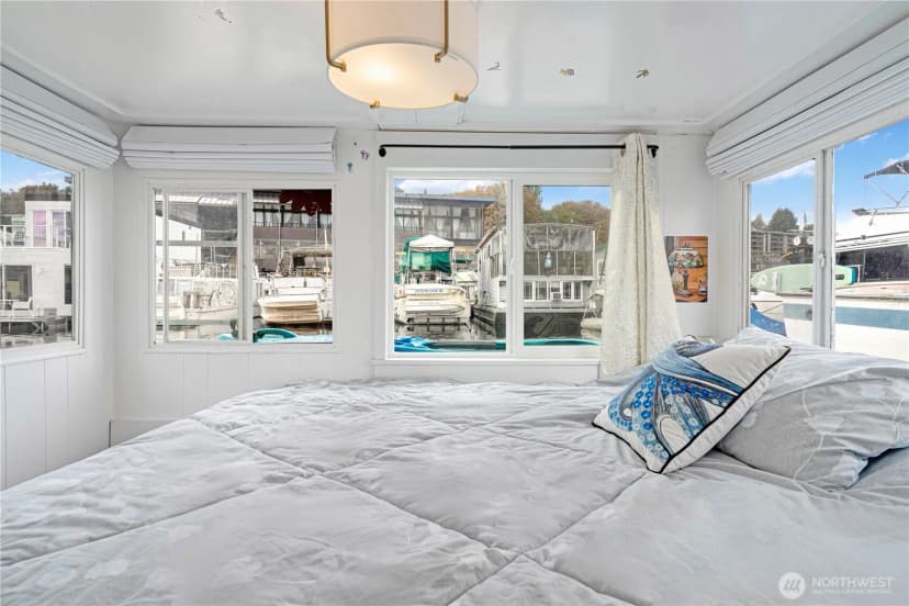 Property photo for 2040 Westlake Avenue N #slip14, Seattle photo 14