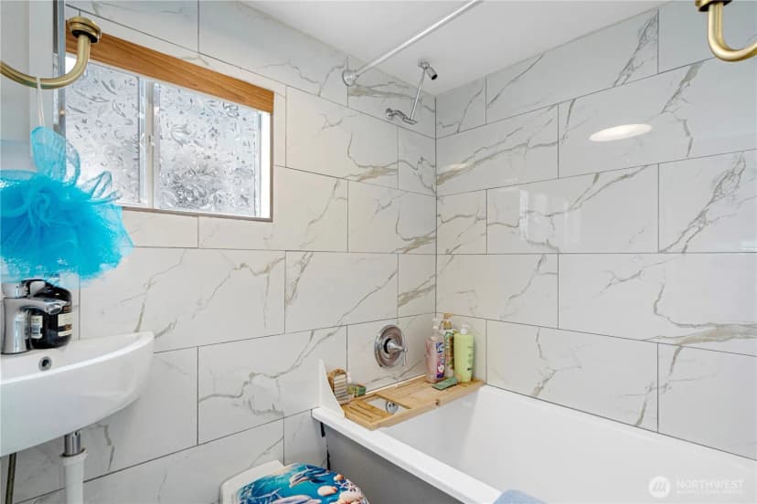 Property photo for 2040 Westlake Avenue N #slip14, Seattle photo 16