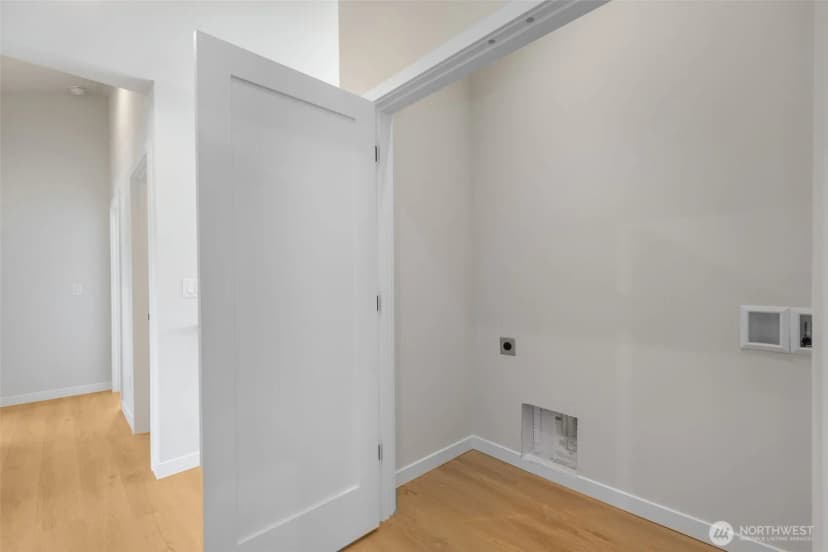 Property photo for 121 N 136th Street, Seattle photo 34