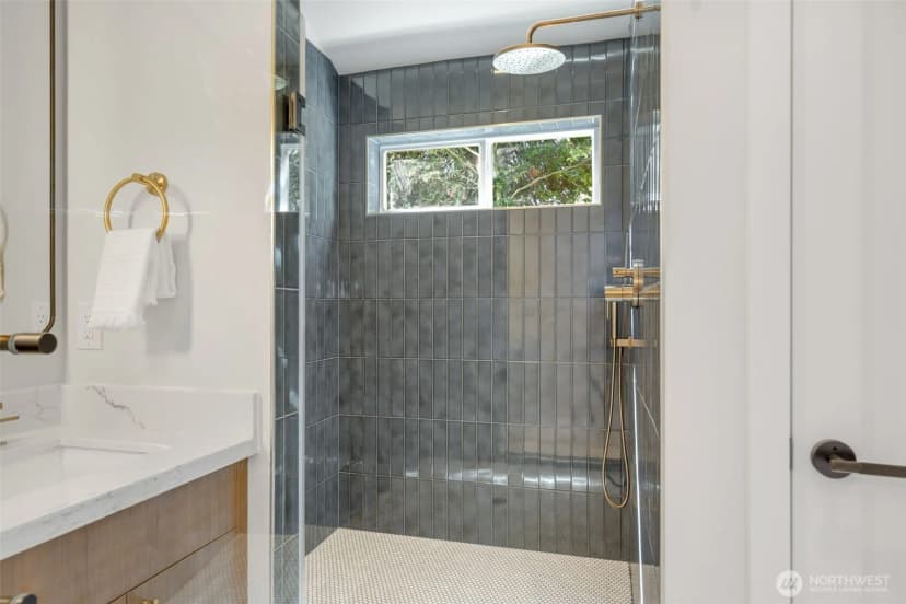 Property photo for 121 N 136th Street, Seattle photo 24