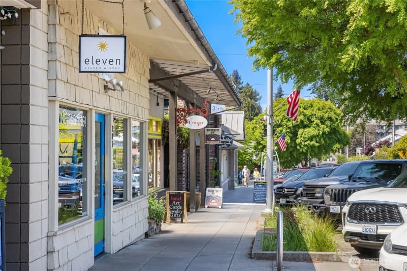 Property photo for 125 Ferncliff Avenue Ne #e242, Bainbridge Island photo 26
