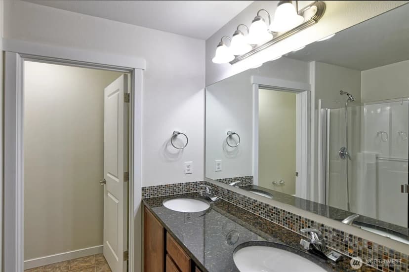 Property photo for 14023 34th Drive Se #b, Mill Creek photo 22