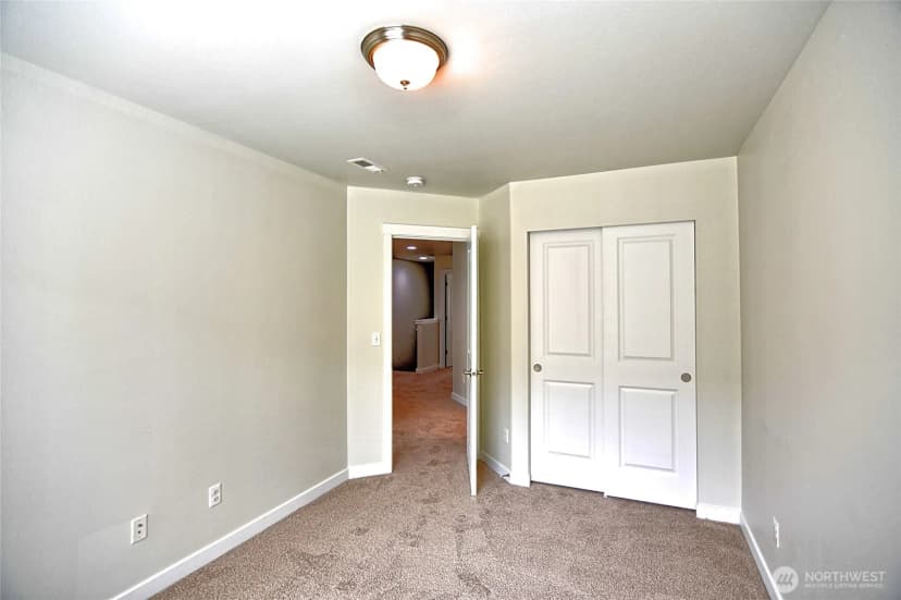 Property photo for 14023 34th Drive Se #b, Mill Creek photo 28