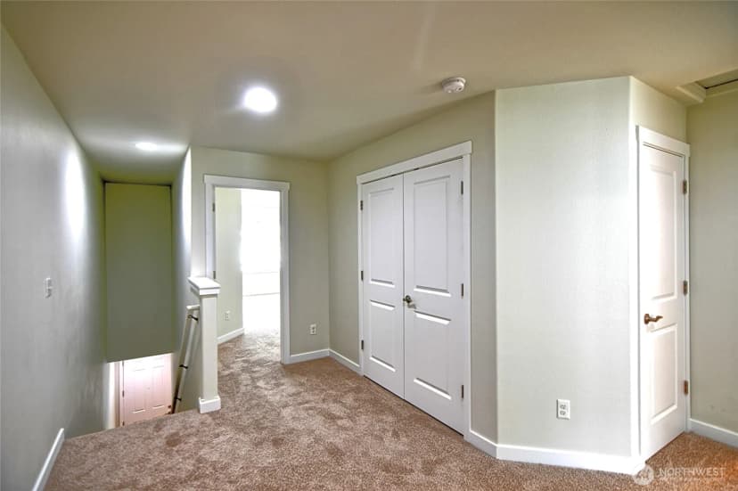 Property photo for 14023 34th Drive Se #b, Mill Creek photo 27