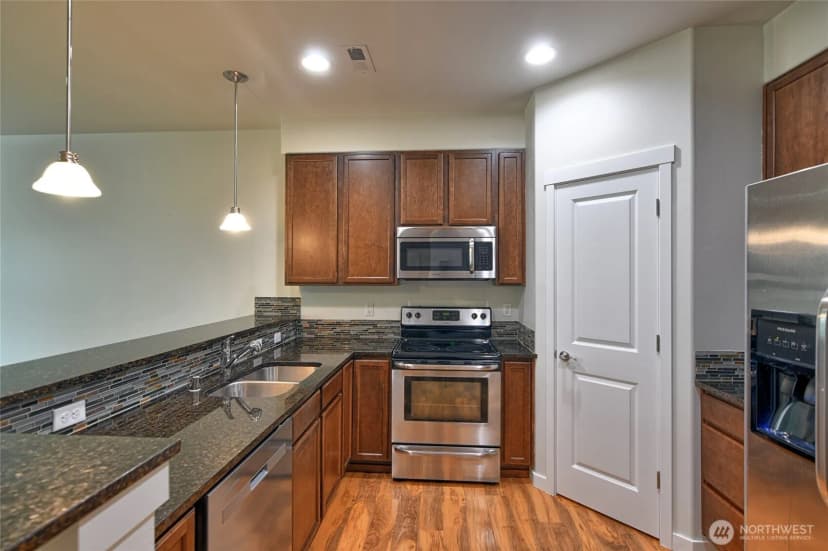 Property photo for 14023 34th Drive Se #b, Mill Creek photo 11
