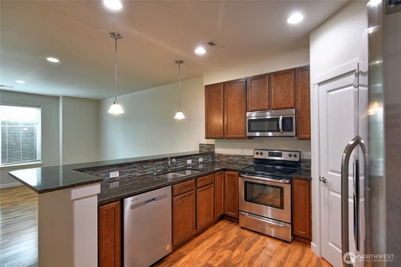 Property photo for 14023 34th Drive Se #b, Mill Creek photo 15