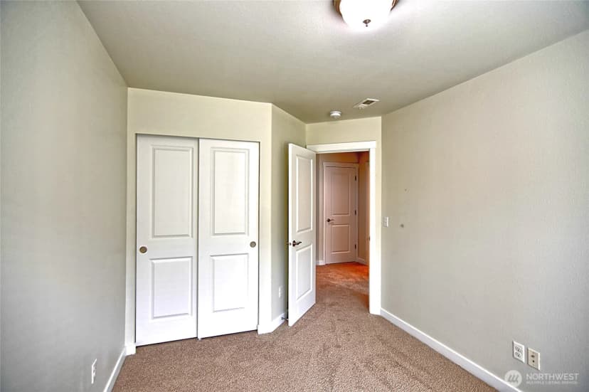 Property photo for 14023 34th Drive Se #b, Mill Creek photo 30