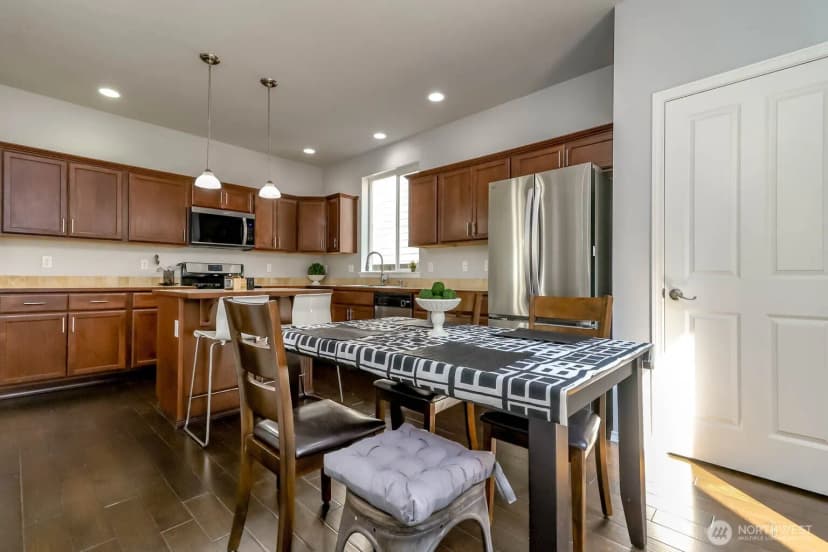 Property photo for 2828 S 357th Court, Federal Way photo 15