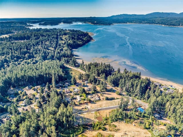 Property photo for 1 Windham Lane, Bremerton photo 4