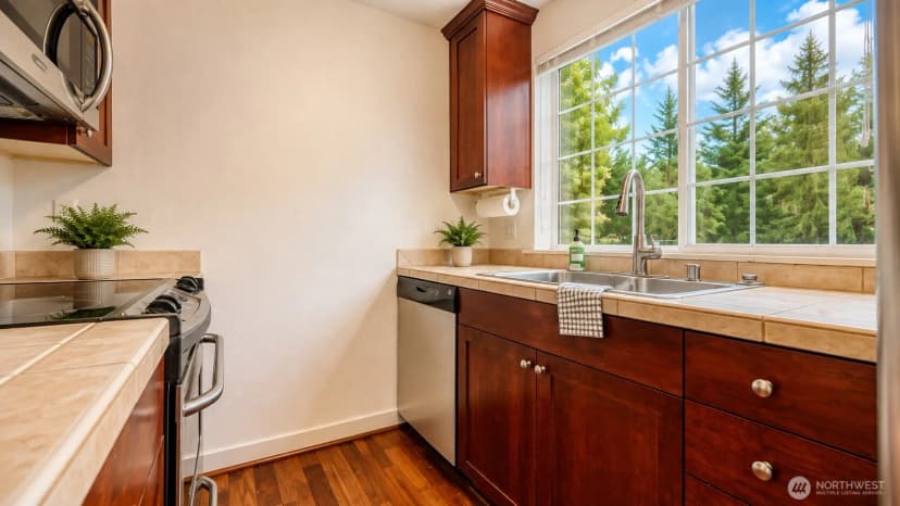 Property photo for 28307 18th Avenue S #b201, Federal Way photo 5