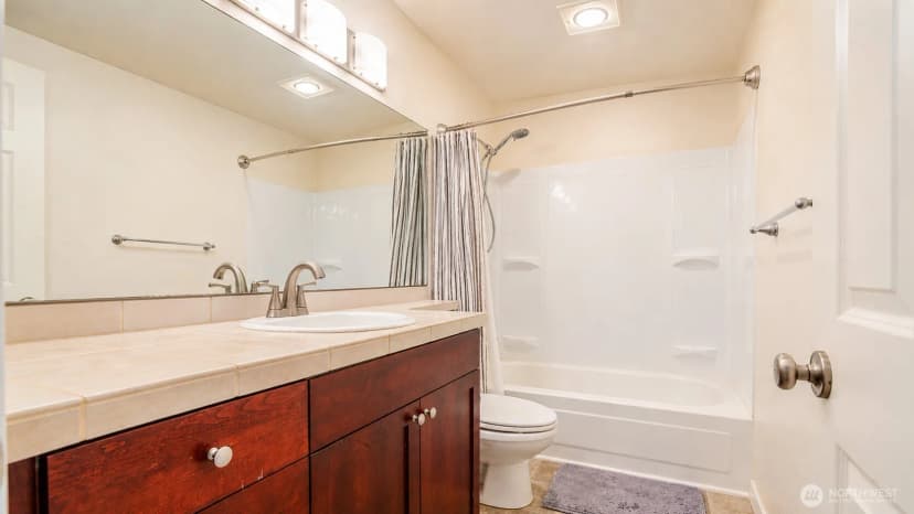 Property photo for 28307 18th Avenue S #b201, Federal Way photo 15