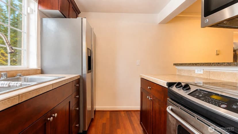Property photo for 28307 18th Avenue S #b201, Federal Way photo 6