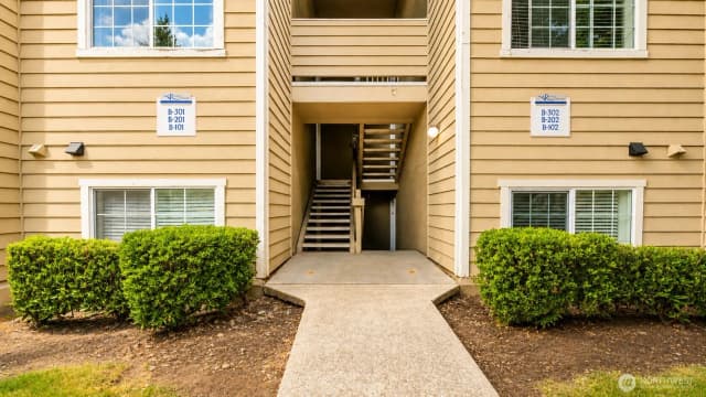 Property photo for 28307 18th Avenue S #b201, Federal Way photo 3