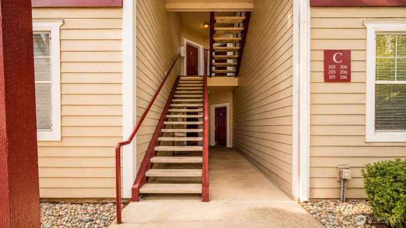 Property photo for 13000 Admiralty Way #c205, Everett photo 3