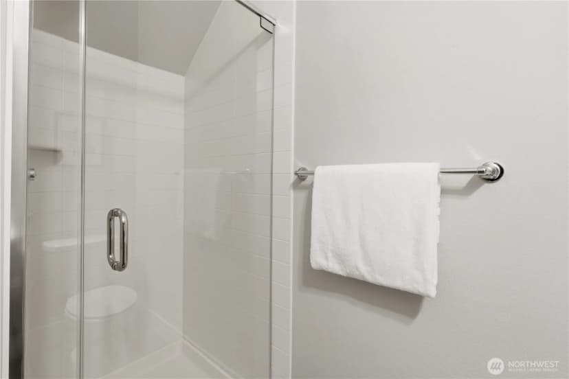 Property photo for 8215 Ne 126th Drive, Kirkland photo 11