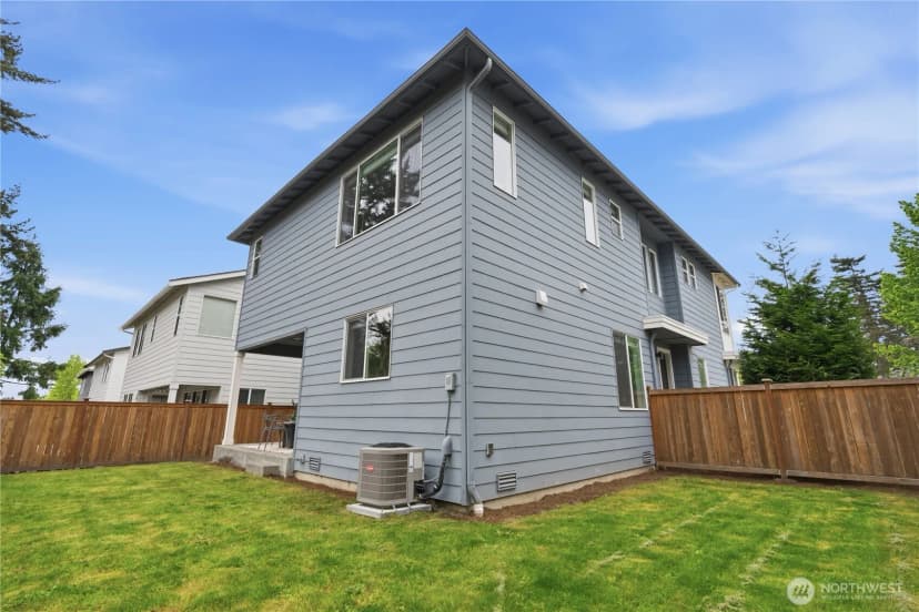 Property photo for 8215 Ne 126th Drive, Kirkland photo 25