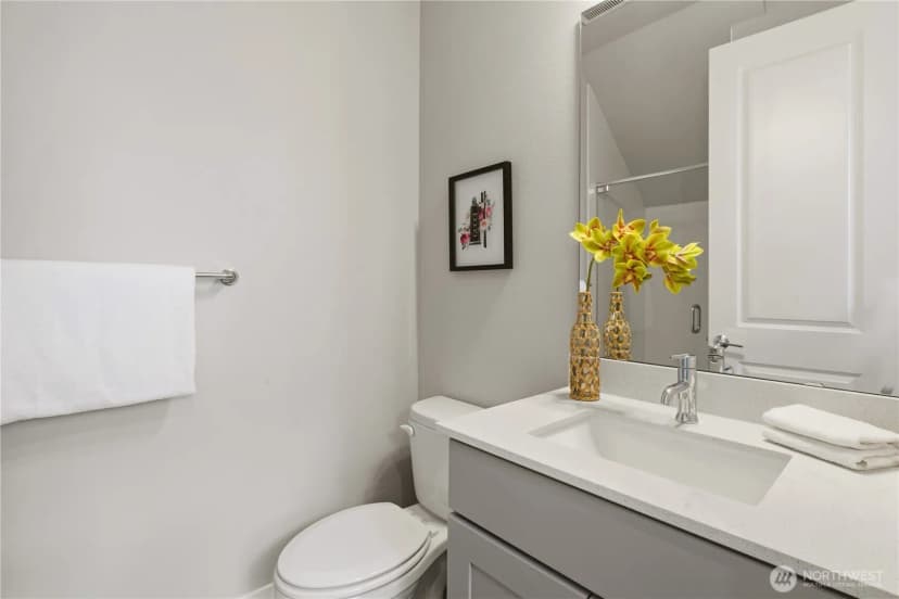 Property photo for 8215 Ne 126th Drive, Kirkland photo 10