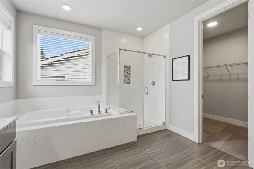 Property photo for 8215 Ne 126th Drive, Kirkland photo 17