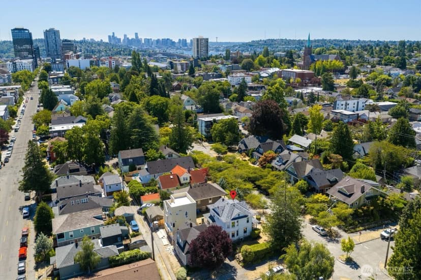 Property photo for 5522 12th Avenue Ne, Seattle photo 25