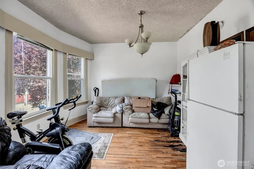 Property photo for 5522 12th Avenue Ne, Seattle photo 8