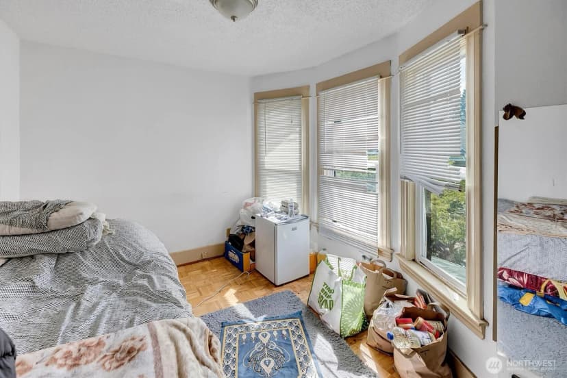 Property photo for 5522 12th Avenue Ne, Seattle photo 18