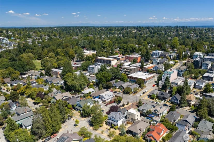 Property photo for 5522 12th Avenue Ne, Seattle photo 28