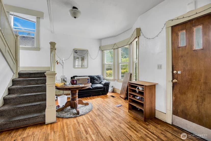 Property photo for 5522 12th Avenue Ne, Seattle photo 11