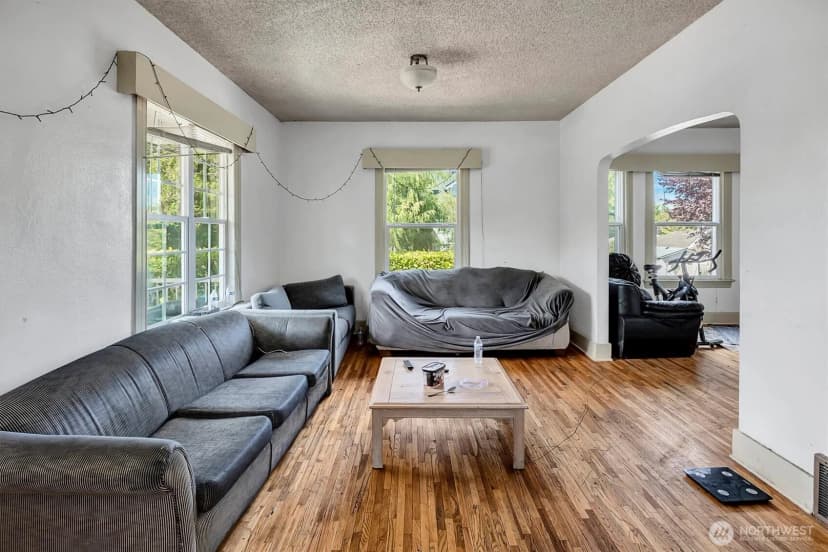 Property photo for 5522 12th Avenue Ne, Seattle photo 9